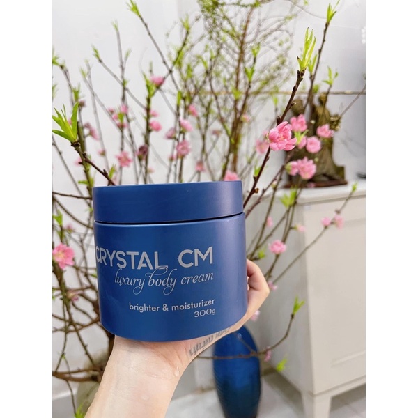 (MẪU MỚI )KEM CAO CẤP NGÀY TRẮNG DA BODY CRYSTAL CM CHU HẰNG( TẶNG 1 SET TẮM TRẮNG )