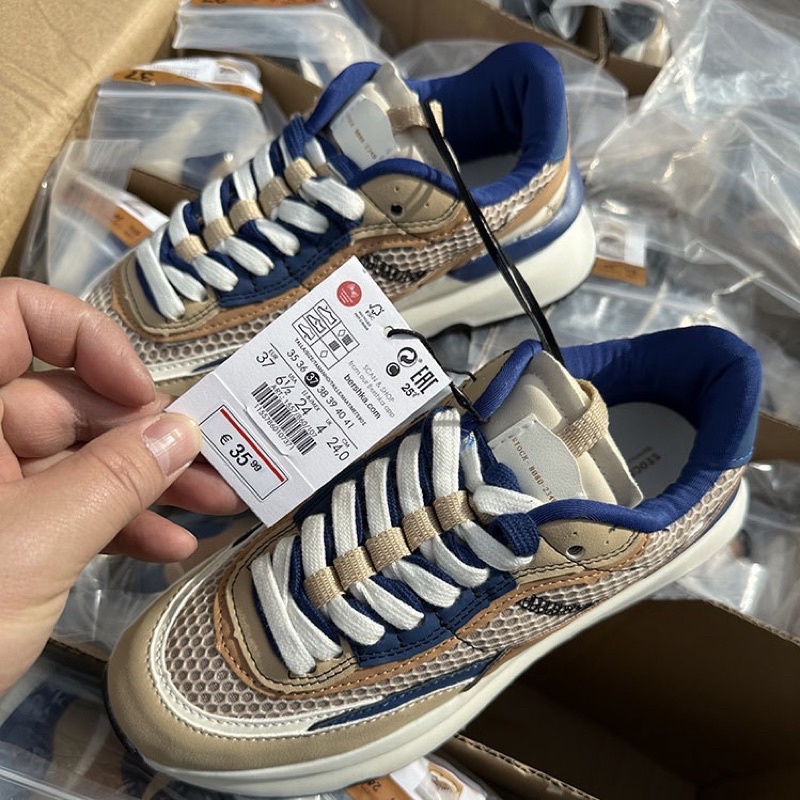 Giày thể thao Stra