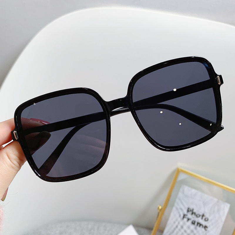 Kính mát chống tia UV400 thời trang cho nam nữ