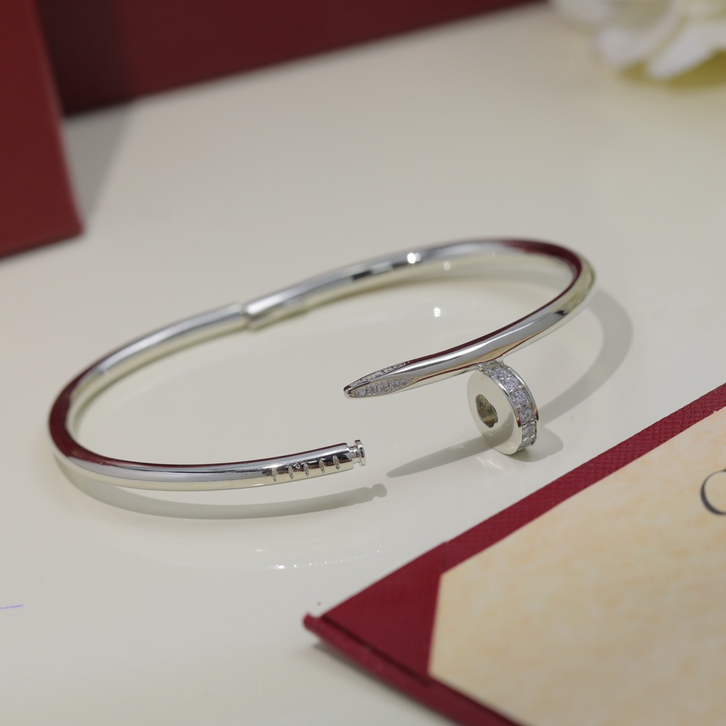 Vòng Tay Mạ Vàng Hồng 18K Đính Đá Sang Trọng