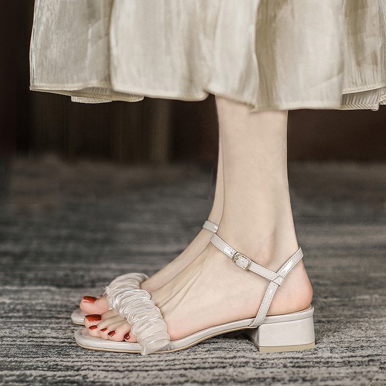 Giày nữ big size sandal đế vuông cao 3cm size 40 - 43