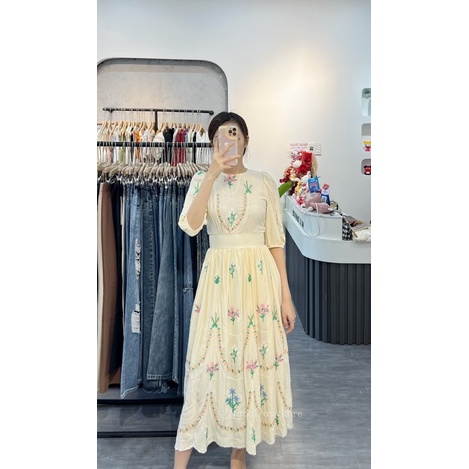 Đầm maxi thêu hoa