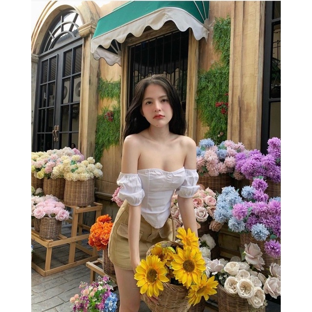 SET ÁO TRẮNG CÚP NGỰC RỚT VAI LAI BÀU CHÂN VÁY KAKI NUDE