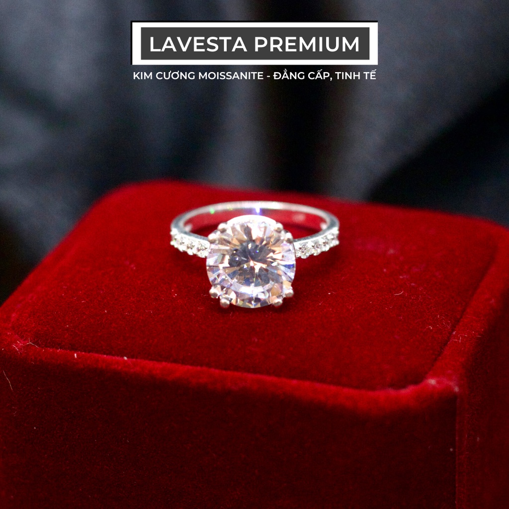 Nhẫn cầu hôn kim cương nhân tạo Moissanite 9 ly kiểm định GRA KC10 Lavesta mang vẻ đẹp viên mãn, tròn đầy