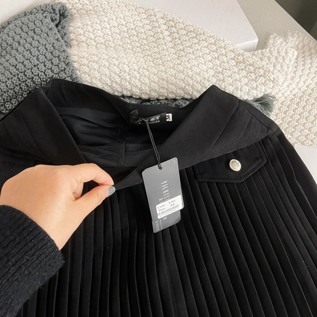 18785 Chân váy xếp li nắp túi cúc vàng ( đủ sz đến 85kg) HÀNG CÓ SẴN GHI OD SỢ K ĐỦ SZ KHÁCH VUI LONG IB VỚI NV CHỌN SZ | BigBuy360 - bigbuy360.vn