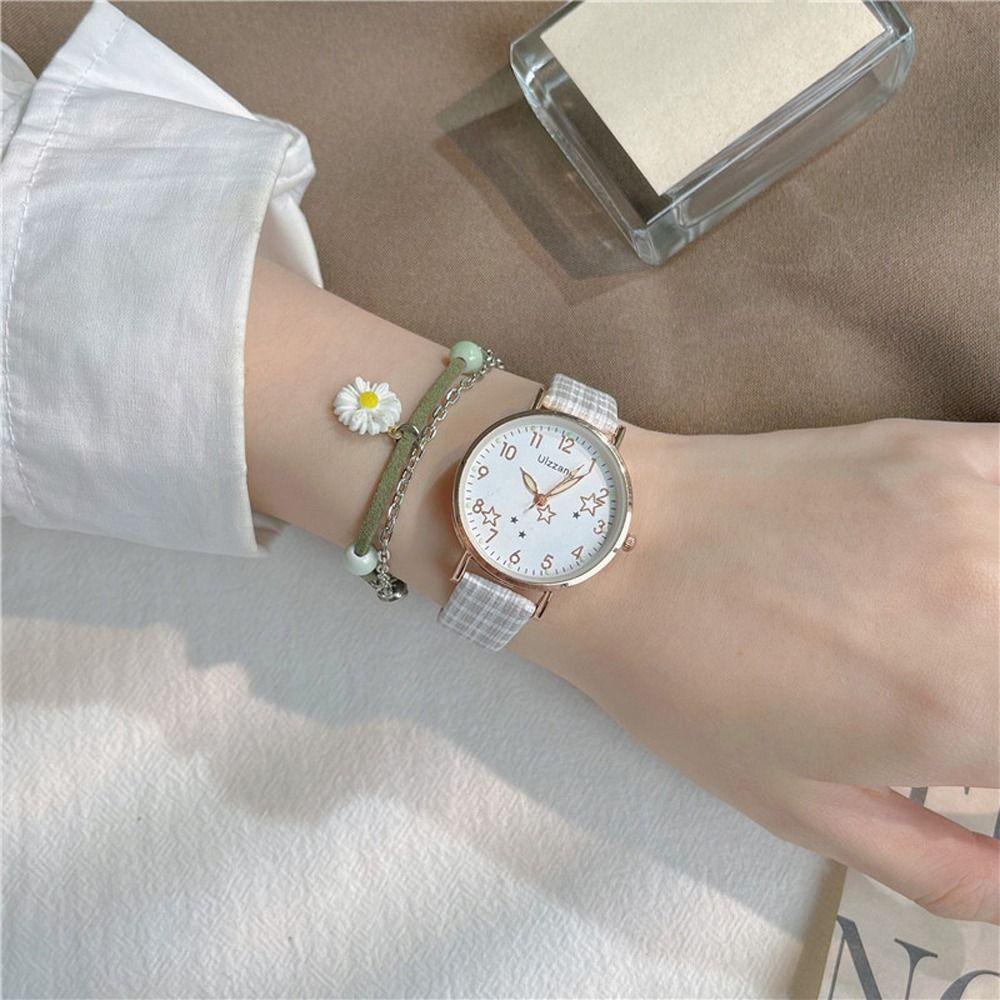 Đồng Hồ Đeo Tay Daes Họa Tiết Kẻ Ô Dạ Quang Dây Da PU Cổ Điển Dành Cho Bạn Nữ