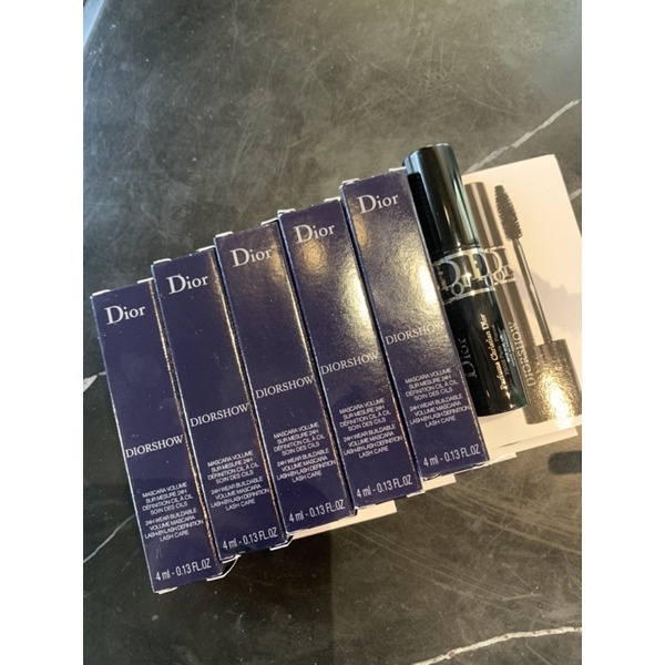 Mascara Dior Iconic Overcurl 090 dài và dày mi chống vón cục