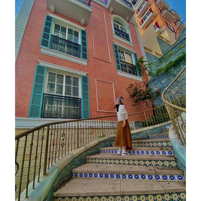 Chân váy nâu dài