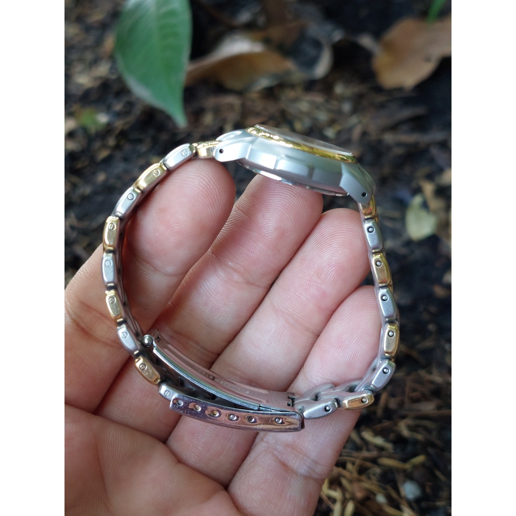 Đồng hồ Thuỵ Sĩ nữ Aureole chạy pin hàng Si