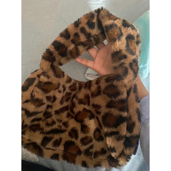 Túi xách đeo tay nữ hoạ tiết da beo báo đốm phong cách Mai Âm Nhạc nữ tính, Túi xách đeo vai nữ thời trang da beo