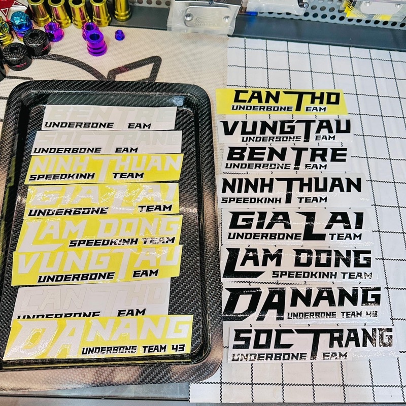 [Giá 1 Tem] Tem phản quang 64 tỉnh thành bóc ghép nổi trên mọi nền màu ✌