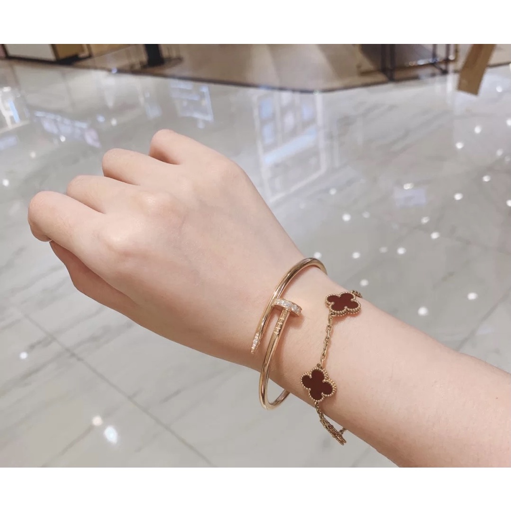 Vòng Tay Mạ Vàng Hồng 18K Đính Đá Sang Trọng