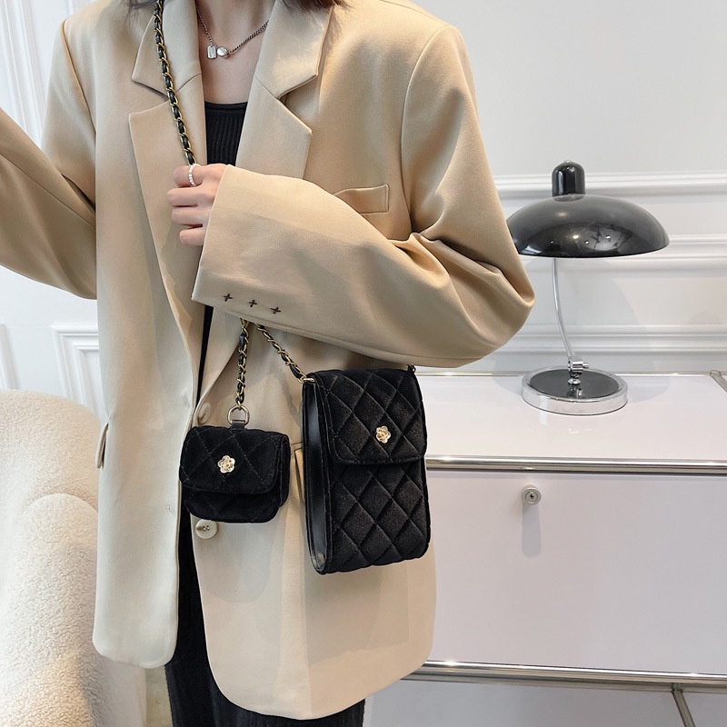 Túi Đeo Chéo Đựng Điện Thoại Bằng Nhung Họa Tiết Kẻ Ô Kim Cương Phối Dây Xích Thời Trang Năm 2023