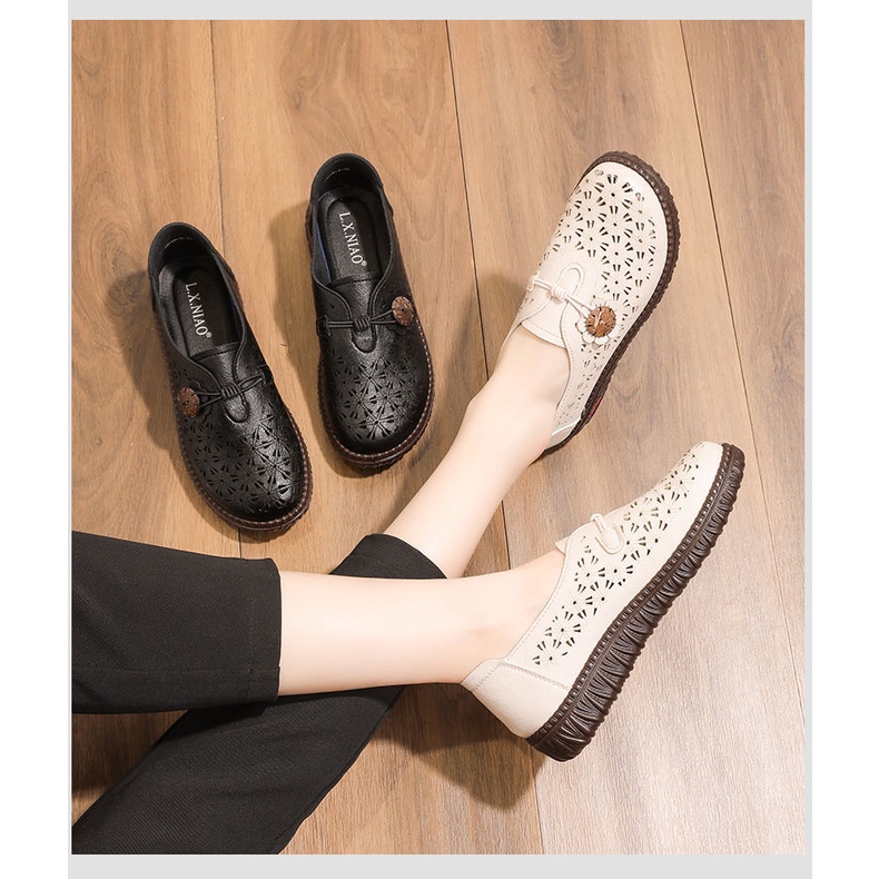 Xăng đan Da Đế Mềm Chống Trượt Thoải Mái Dành Cho Phụ Nữ Trung Niên