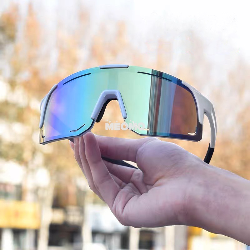 Kính Mát Thể Thao Chống Gió Cho Cả Nam Và Nữ