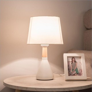 Đèn bàn phòng ngủ, đèn ngủ 2 màu đen - trắng,đèn decor kiểu dáng hiện đại sang trọng - kèm bóng LED