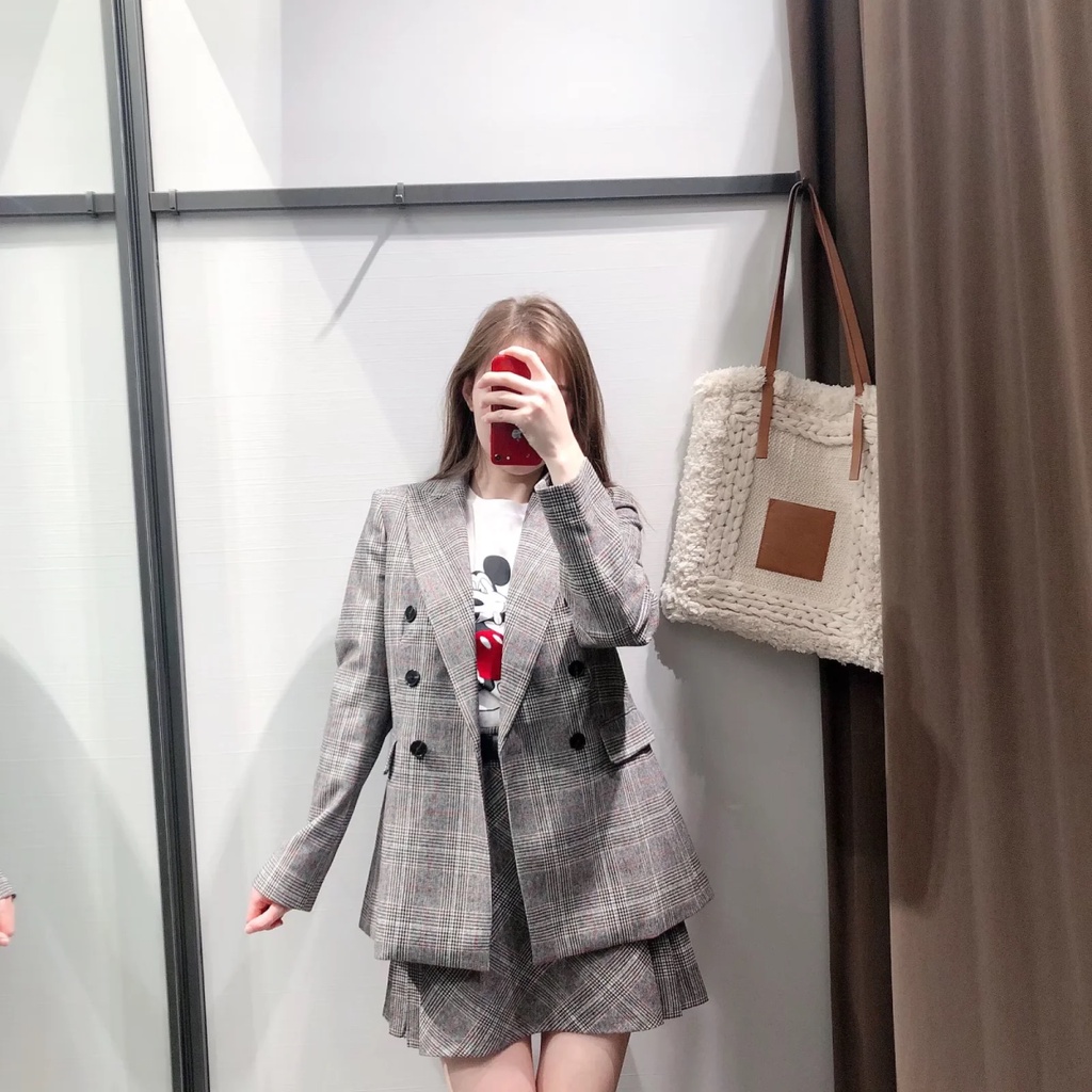 ZARA Áo Khoác Blazer Họa Tiết Sọc Caro Phong Cách Retro2761044061Chân Váy Xếp Ly Lưng Cao Phối Áo Thun Thời Trang Nữ Sành Điệu