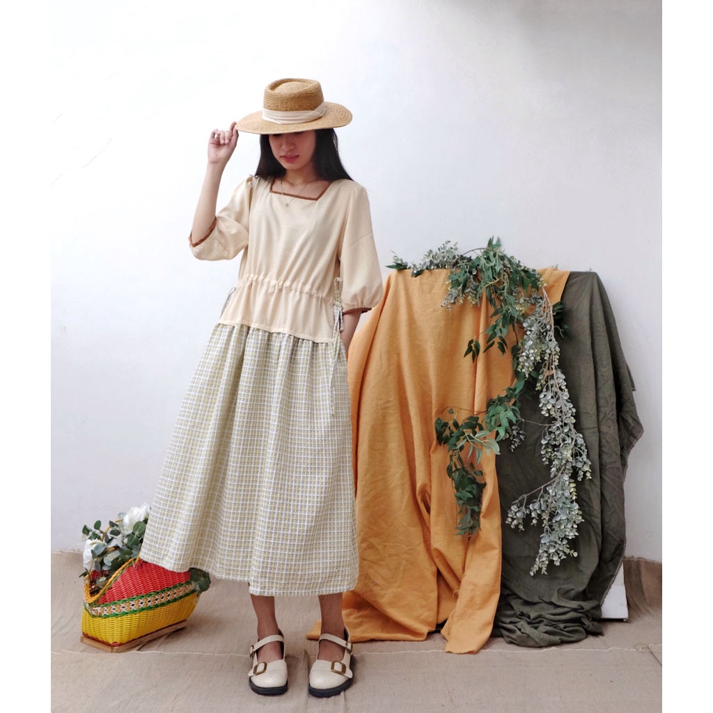 Đầm cổ vuông phối màu vải linen và thô dệt -by savanna