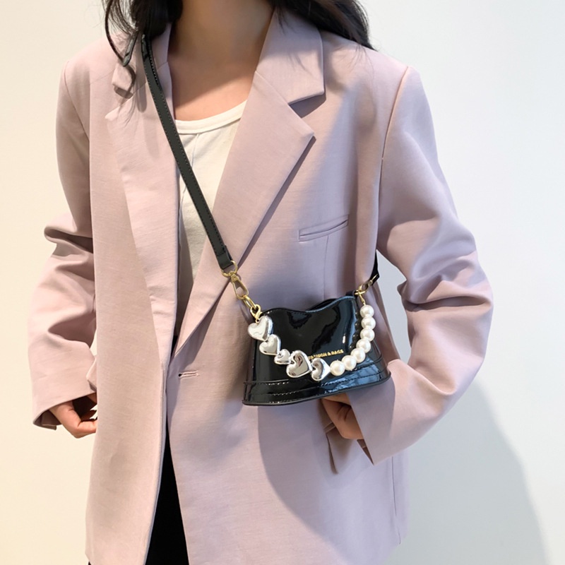 Túi Da Bóng Đeo Chéo Màu Laser Đính Ngọc Trai Thời Trang Mới 2023