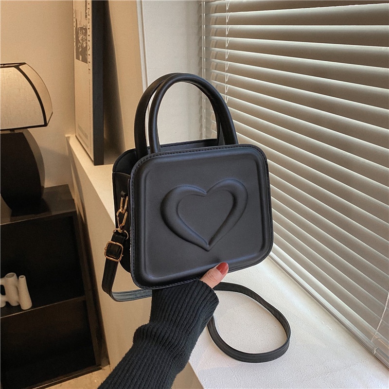 Túi Đeo Vai Hình Vuông Cỡ Nhỏ Họa Tiết Trái Tim Kiểu Retro Thời Trang 2023 Cho Nữ