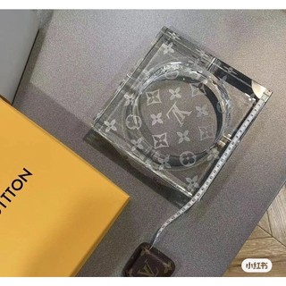 Gạt Tàn Thủy Tinh Cao Cấp Lv Presbyopic!