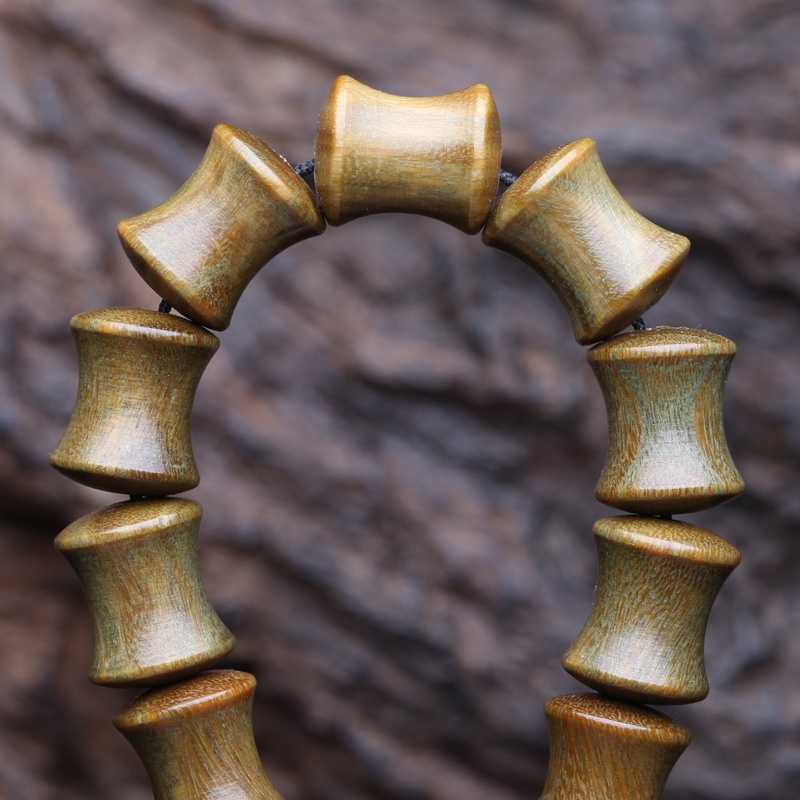 Vòng Đeo Tay Bằng Gỗ Đàn Hương 12Mm X 14Mm