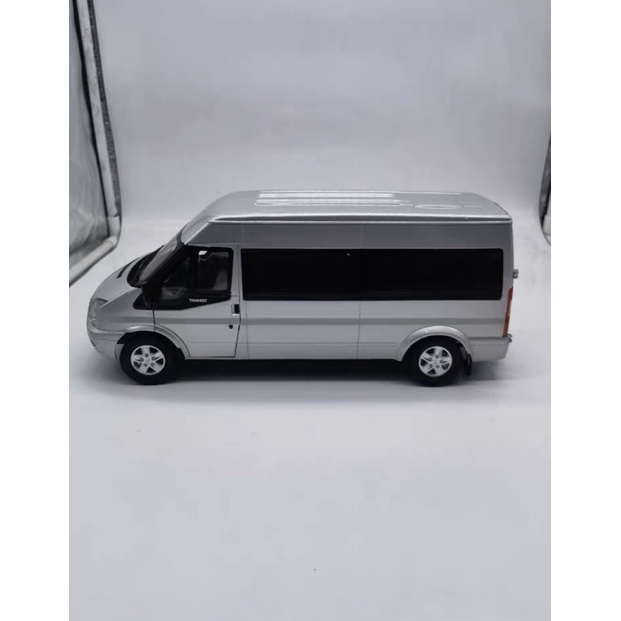 Mô hình xe 16 chỗ Ford Transit 2016 tỉ lệ 1:18