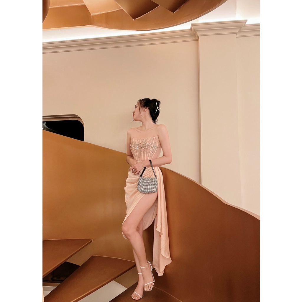 ĐẦM CÚP NGỰC ĐÍNH ĐÁ HỒNG THIẾT KẾ CAO CẤP