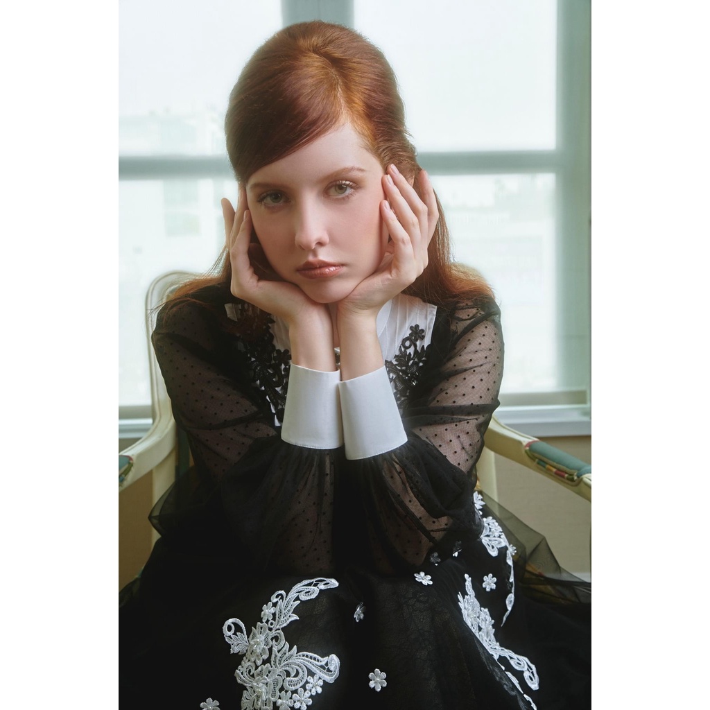 MAVEN - Áo sơ mi cổ tròn phối lưới đính kết Riley Top