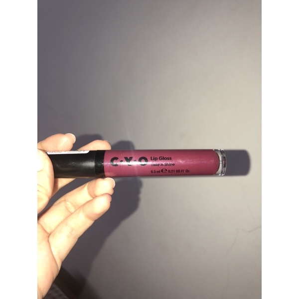 Son lip gloss C.Y.O, Max & More và Victoria's Secret