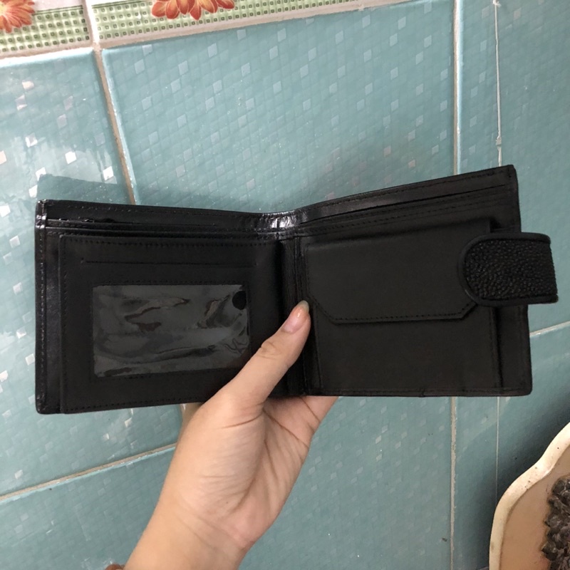 Ví đuối mắt vàng