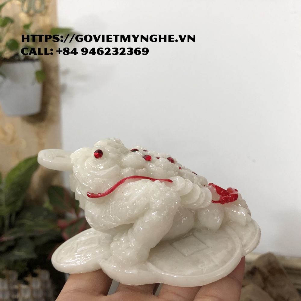 Tượng đá cóc 3 chân thiềm thừ ngậm tiền vàng tài lộc phong thủy - Dài 11cm - Màu Trắng đá non nước