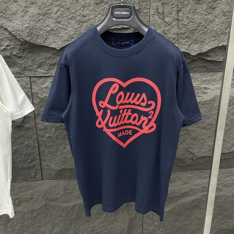 Áo phông nam nữ Premium Cotton in hình trái tim chữ Eo Vì đỏ cổ bo dày dặn hàng cao cấp AP45P