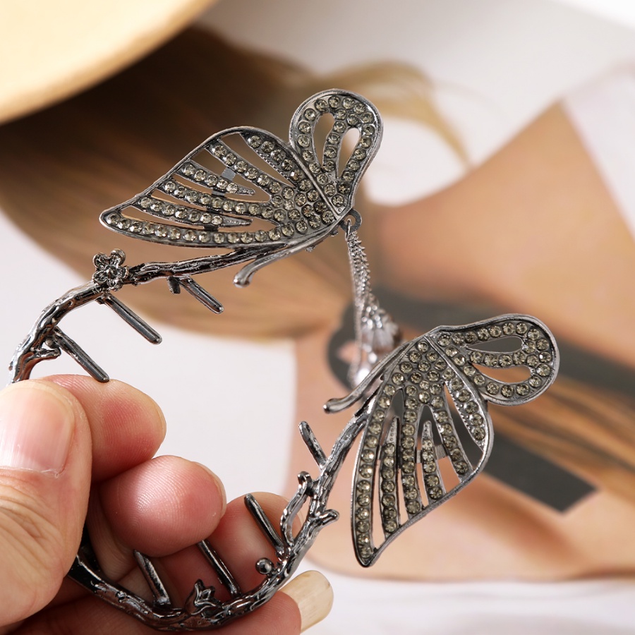 Kẹp Tóc Đuôi Ngựa Bằng Kim Loại Hình Bướm Đính Đá Pha Lê Tua Rua Phong Cách Hàn Quốc