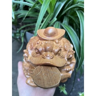 Tượng con cóc gỗ bách thơm