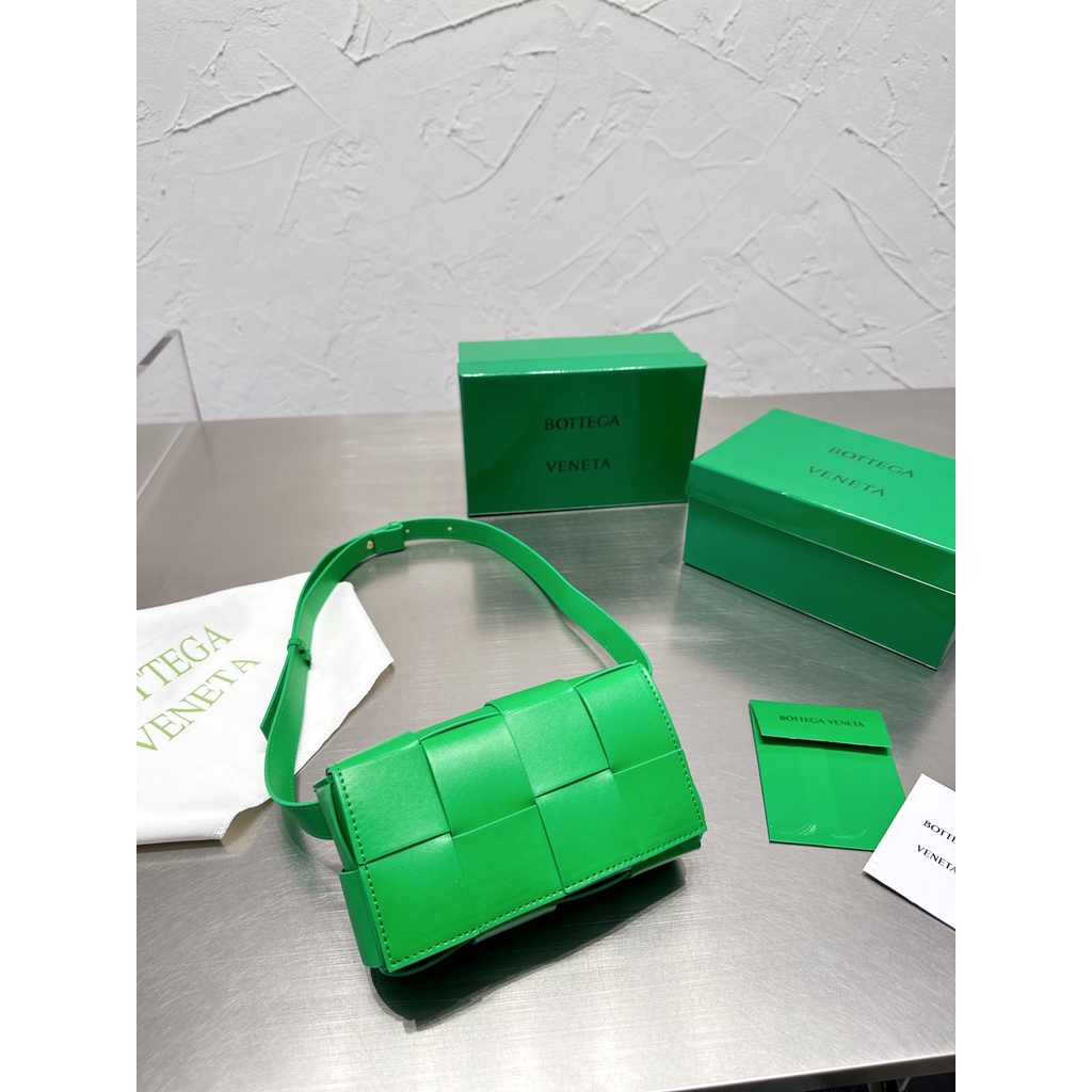 Túi Xách Bottega Veneta Dây Xích Đeo Vai Thiết Kế Đơn Giản Cho Nữ