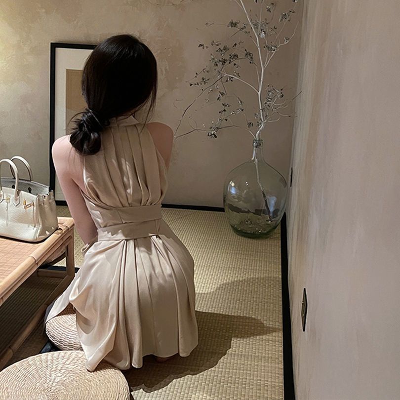 2023 satin high-grade sleeveless dress women's French off-shoulder sexy socialite temperament waist-tied short dress CJJY