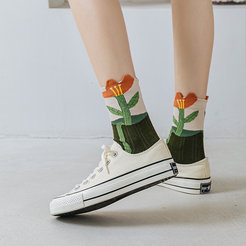 Vớ cotton Ống Trung Bình Họa Tiết Hoa Nhỏ Dễ Thương Thời Trang Nhật Hàn Cho Nữ