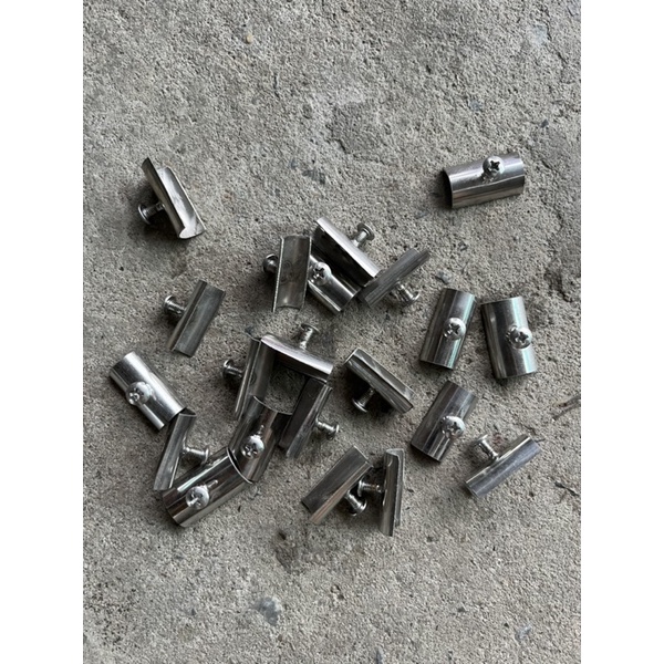 Móc lưng kéo giây áo diều