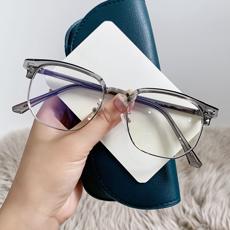 Mắt Kính Chống Bức Xạ Cho Cả Nam Và Nữ