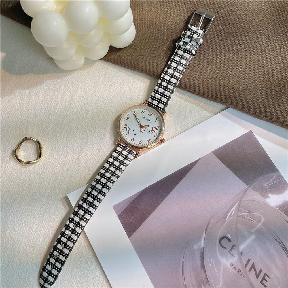 Đồng Hồ Đeo Tay Daes Họa Tiết Kẻ Ô Dạ Quang Dây Da PU Cổ Điển Dành Cho Bạn Nữ