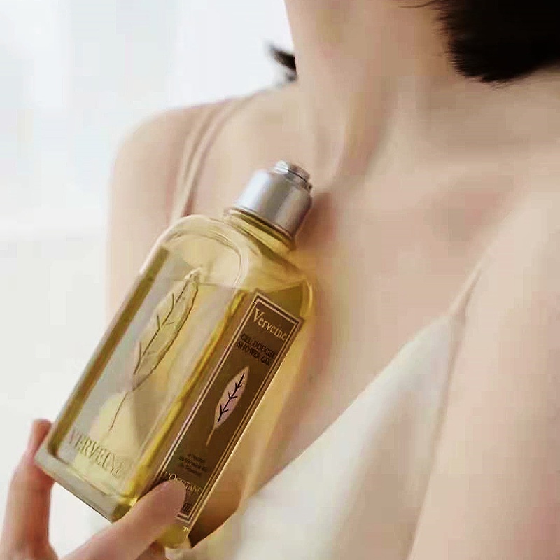 L'Occitane Fresh Verbena Shower Gel Shower Gel Moisturizing Rejuvenating Skin Cuticle Deep Cleaning 250ml Gel Tắm Verbena Tươi Mát Dưỡng Ẩm Trẻ Hóa Làn Da 250ml