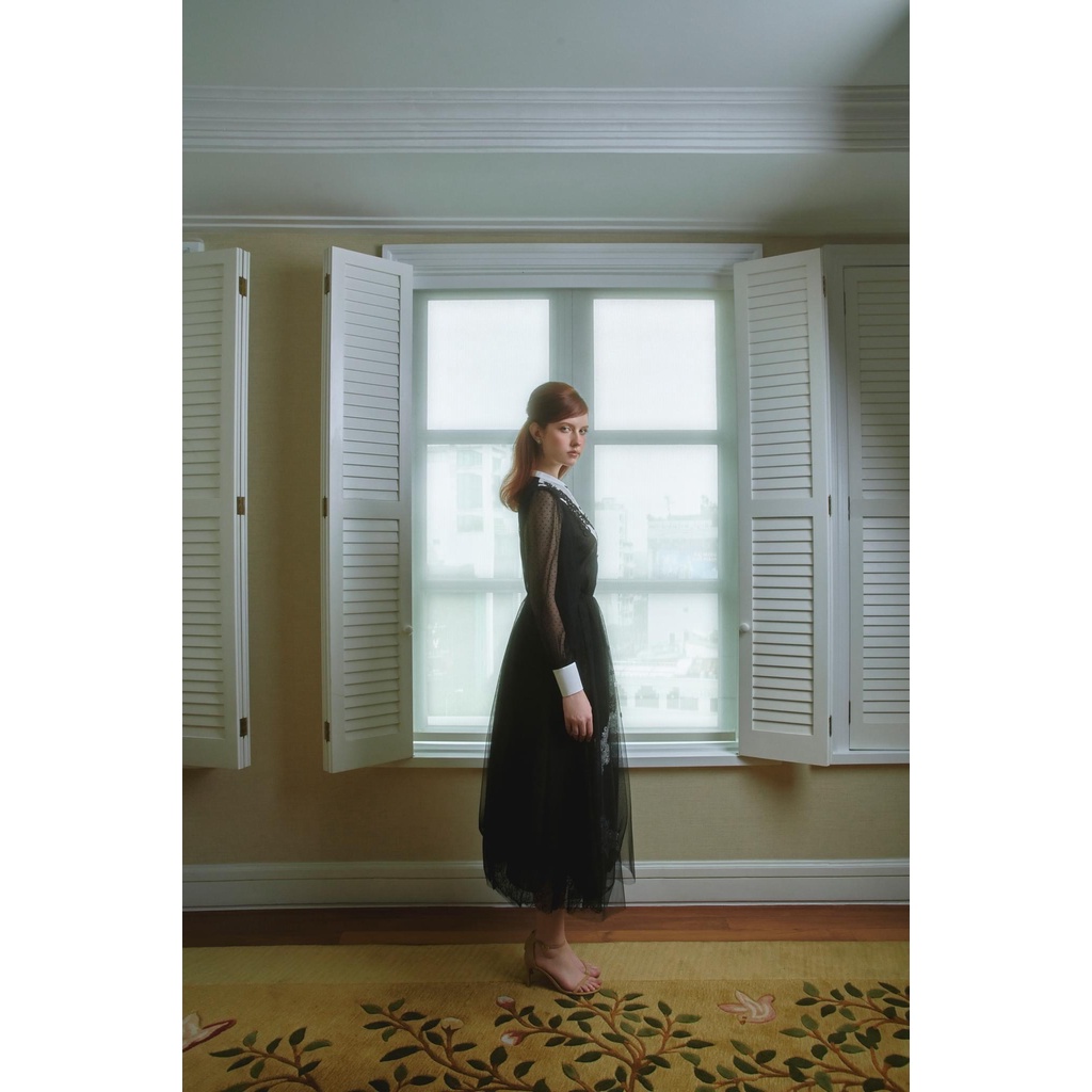 MAVEN - Áo sơ mi cổ tròn phối lưới đính kết Riley Top