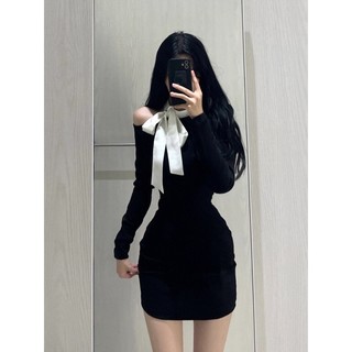 ĐẦM KIỂU ĐEN PHỐI NƠ HỞ VAI DPN1