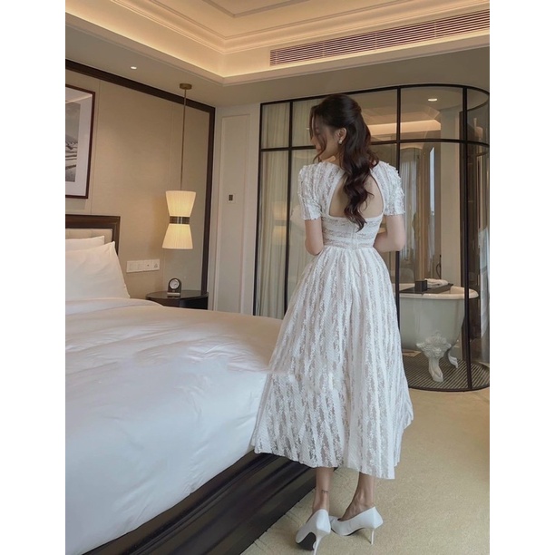 Váy nữ ren viền ngực khoét lưng buộc dây chiết eo xoè trắng