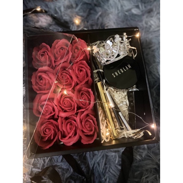 Hộp quà tặng 20/10 Valentine 8/3 hộp hoa sáp 2 ngăn mica vuông