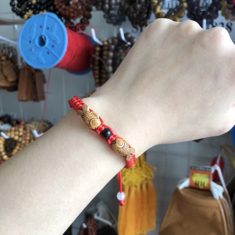 Vòng Tay Tết Chỉ Đỏ May Mắn Hình Cá Chép