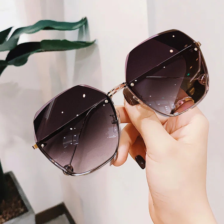 Kính Mát Nữ Không Gọng Trong Suốt Chống Tia UV