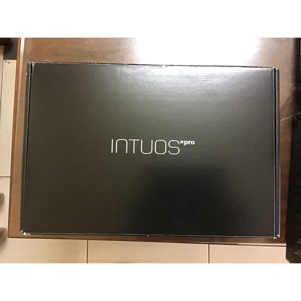 Bảng vẽ Wacom intuos pro S PTH-451