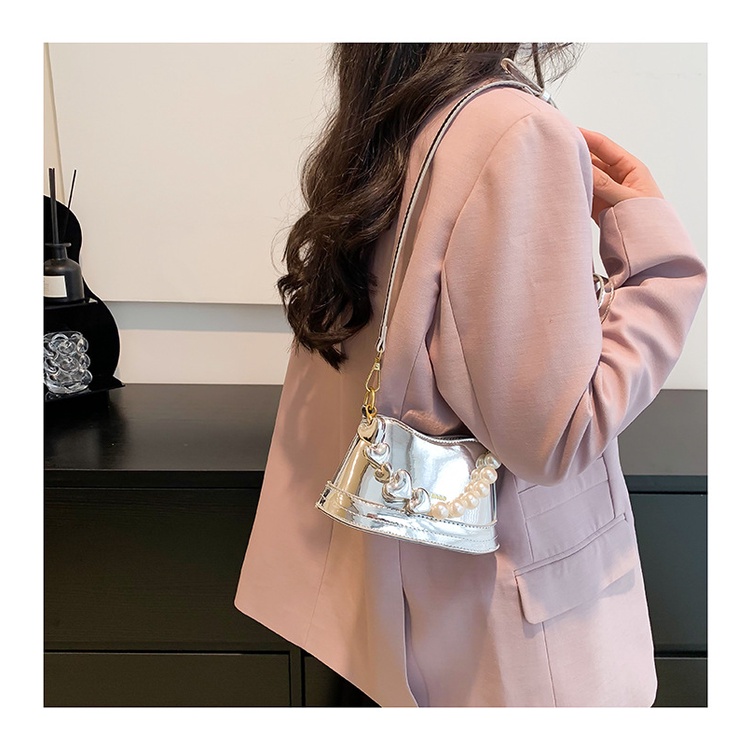 Túi Da Bóng Đeo Chéo Màu Laser Đính Ngọc Trai Thời Trang Mới 2023